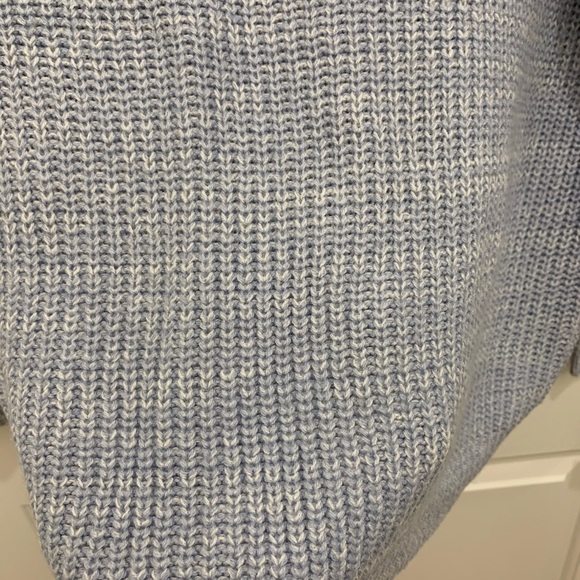 Blue cable knit sweater - Picture 2 of 4